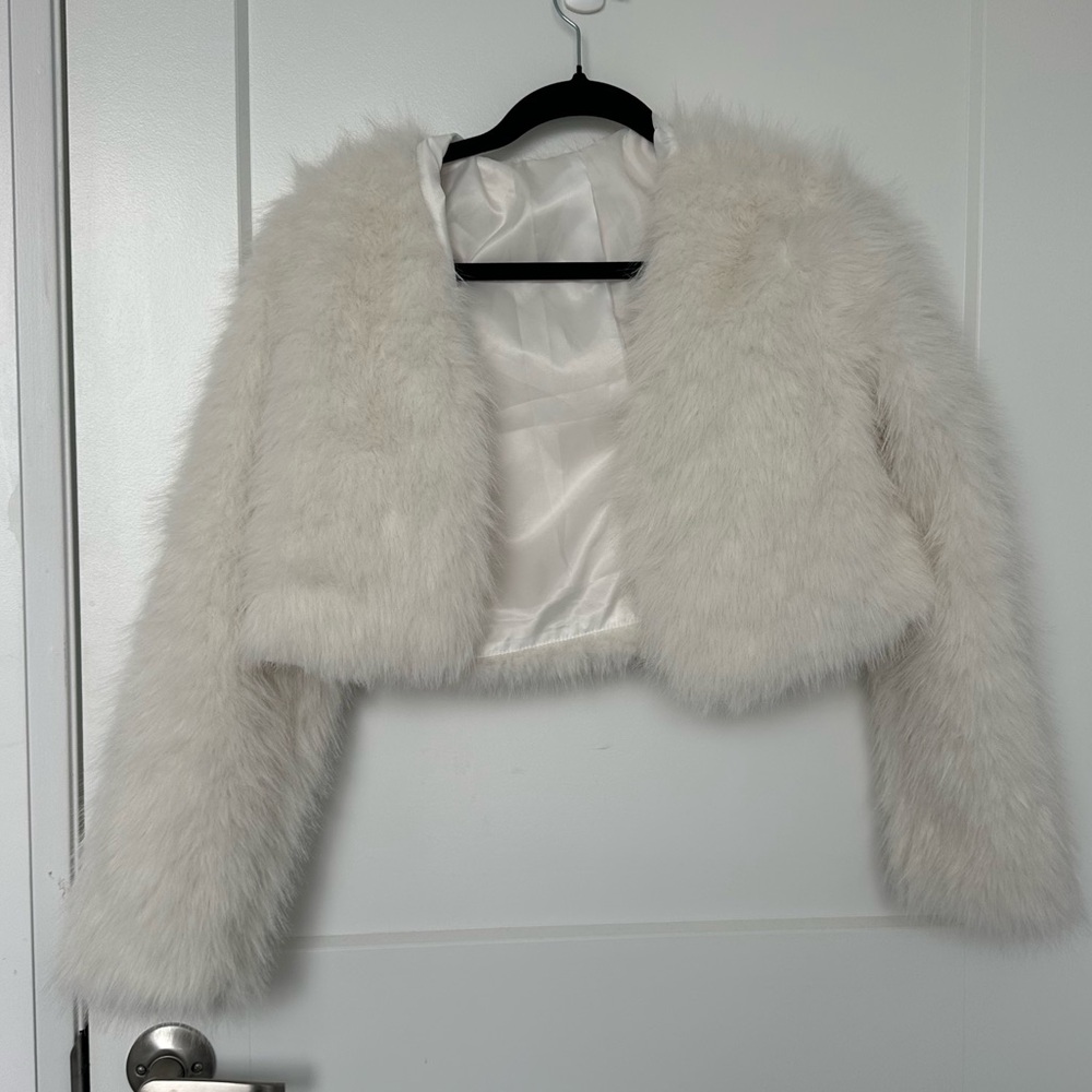 Elegant White Faux Fur Jacket - Size XS